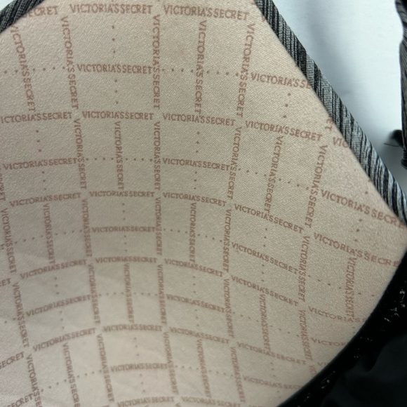 Victoria Secret underwire tee shirt bra/Gray and black/ 34DD - Picture 4 of 9